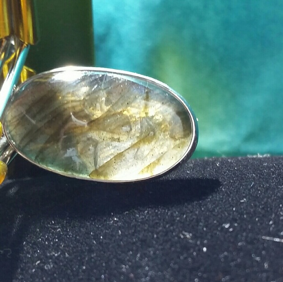 .925 Silver Carved Labradorite Face Pendant - Picture 4 of 8